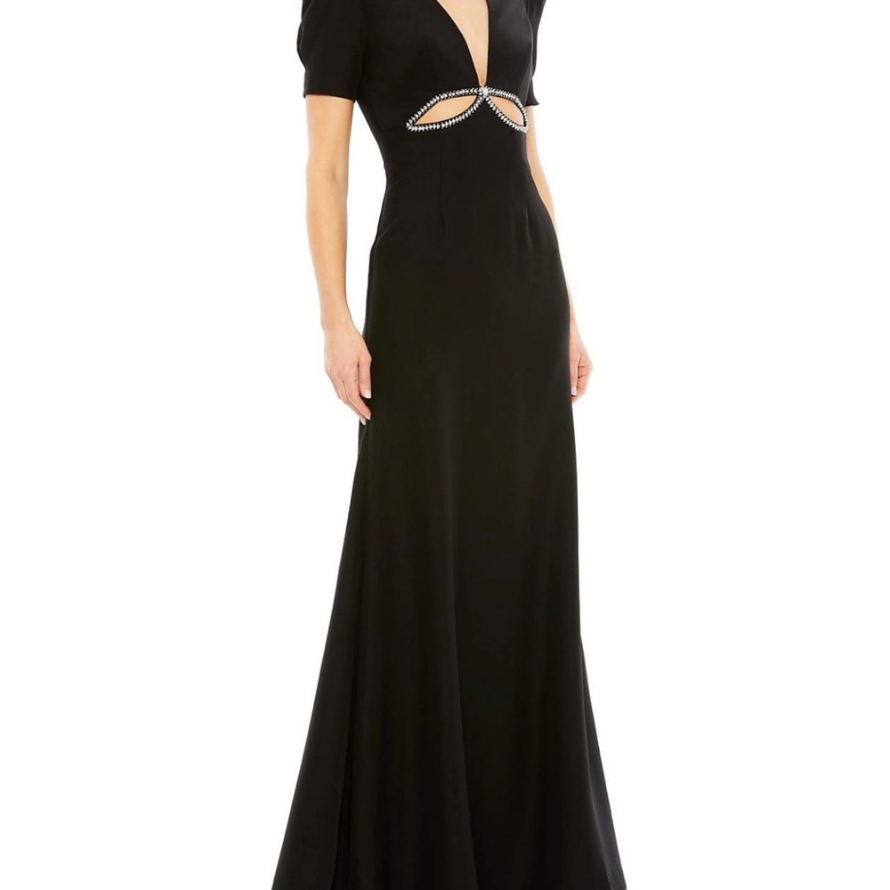 Chic Black Maxi Dress with Cutout Detail